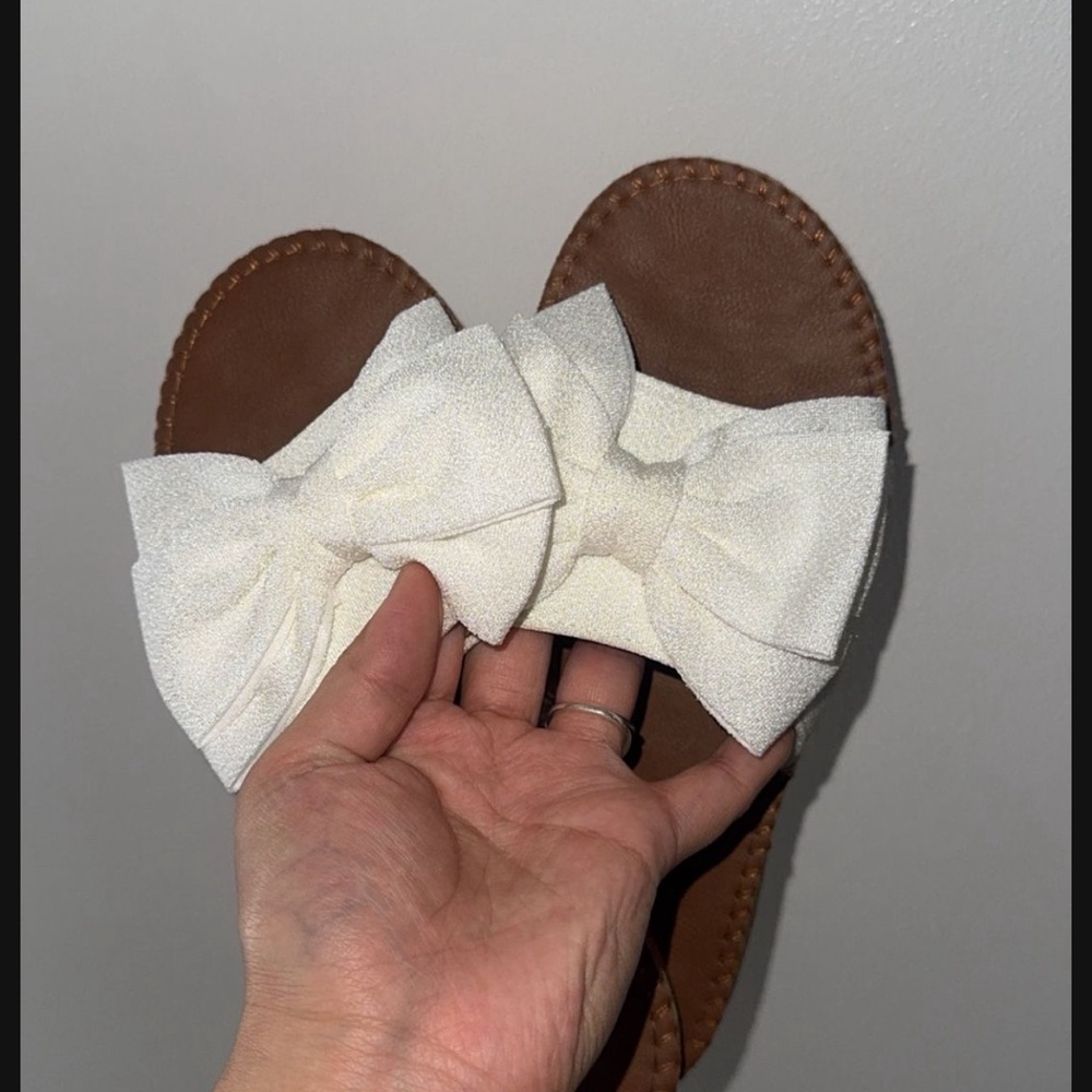 Elegant White How Sandals Women